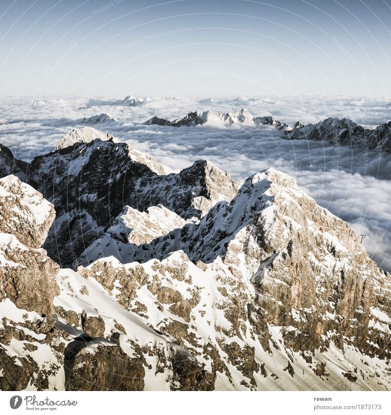 berge Natur Landschaft Hügel Felsen Alpen Berge u. Gebirge Gipfel Schneebedeckte Gipfel Gletscher außergewöhnlich Wolken Höhe kalt Winter Klettern Bergsteigen