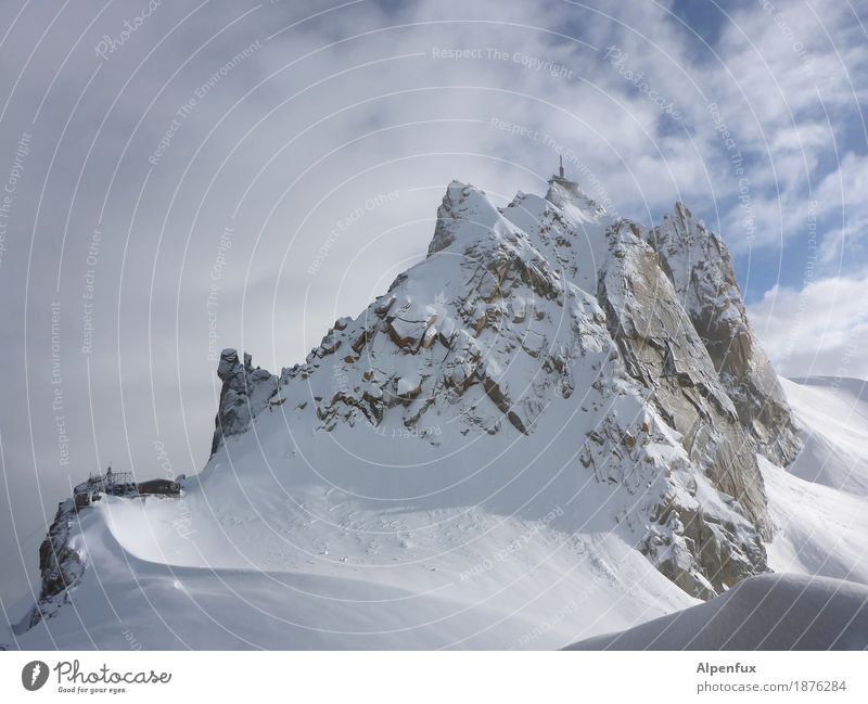 Aiguille du Midi Cosmique-Grat Klettern Bergsteigen Landschaft Wolken Winter Eis Frost Schnee Felsen Alpen Berge u. Gebirge Mont Blanc Gipfel