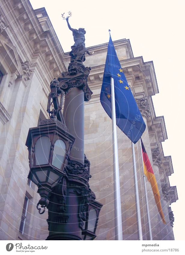 Europaflagge am Reichstag Fahne Berlin Deutscher Bundestag Architektur
