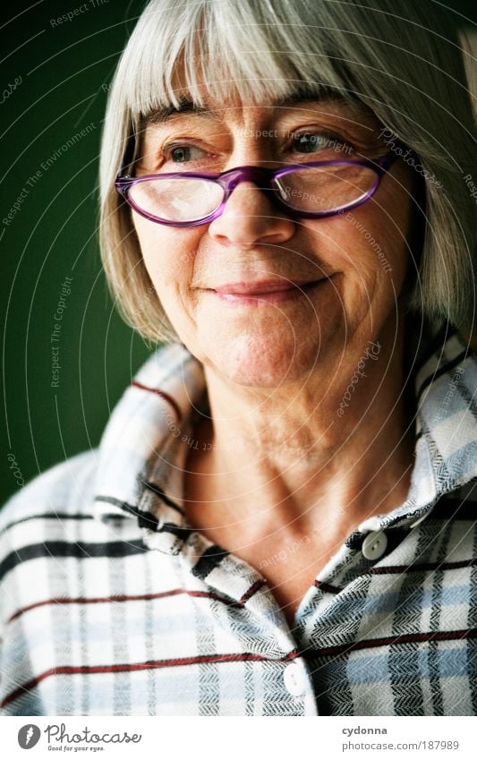Freundlich schön Gesundheit Leben Wohlgefühl Zufriedenheit Mensch Weiblicher Senior Frau Gesicht 45-60 Jahre Erwachsene Bildung Erfahrung