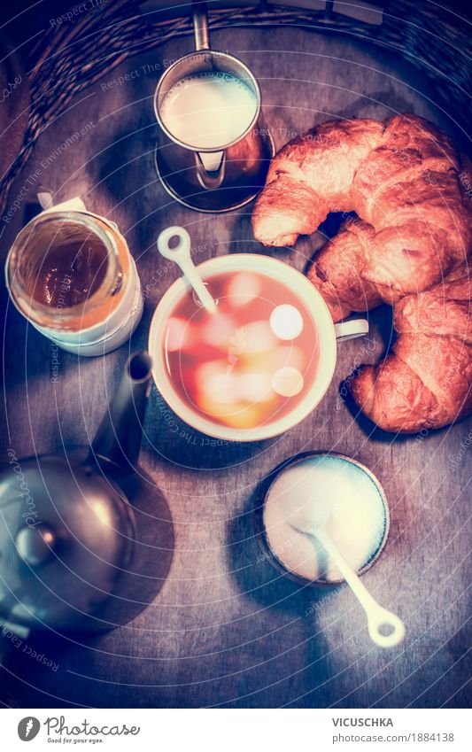 Frühmorgens frühstücken Milcherzeugnisse Brötchen Croissant Marmelade Ernährung Frühstück Getränk Kakao Kaffee Tee Geschirr Tasse Glas Lifestyle Stil Design