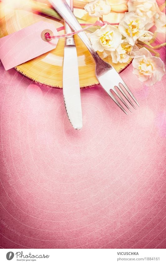 Tischdekoration mit Besteck und Frühlingsblumen Festessen Geschirr elegant Stil Design Sommer Häusliches Leben Wohnung Dekoration & Verzierung Party