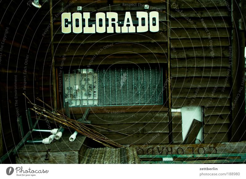 COLORADO Colorado Holzhaus Balken Dachgebälk Wilder Westen Imbiss Wohnung Buden u. Stände Kiosk Gastronomie Slowfood Winterpause Pause einkehr Fenster