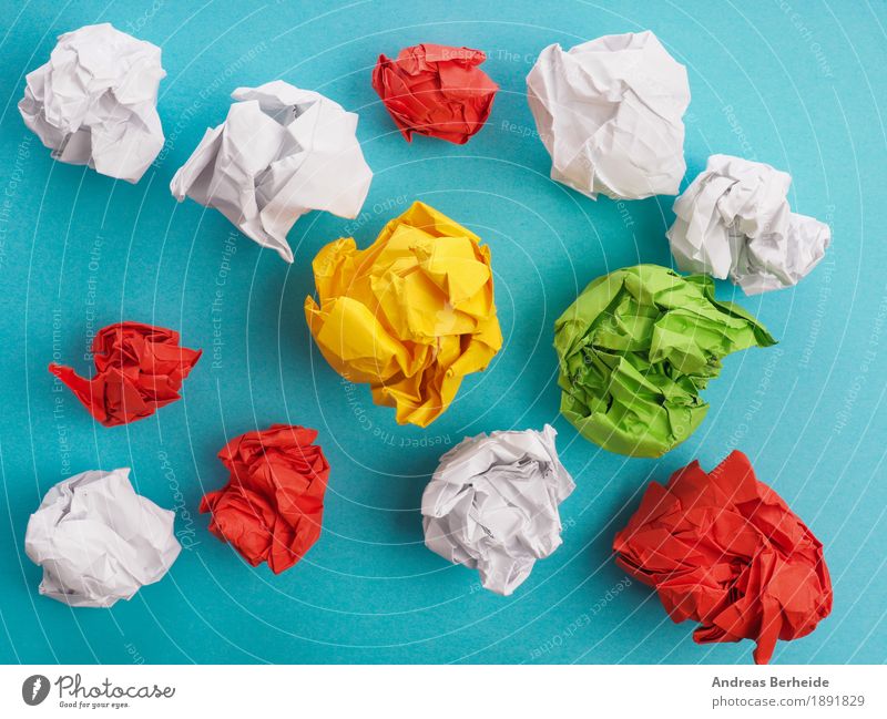 Viele Ideen Design lernen Büroarbeit Arbeitsplatz Business Erfolg Papier Zettel gelb Kraft innovativ Inspiration Kreativität Symbole & Metaphern Falte