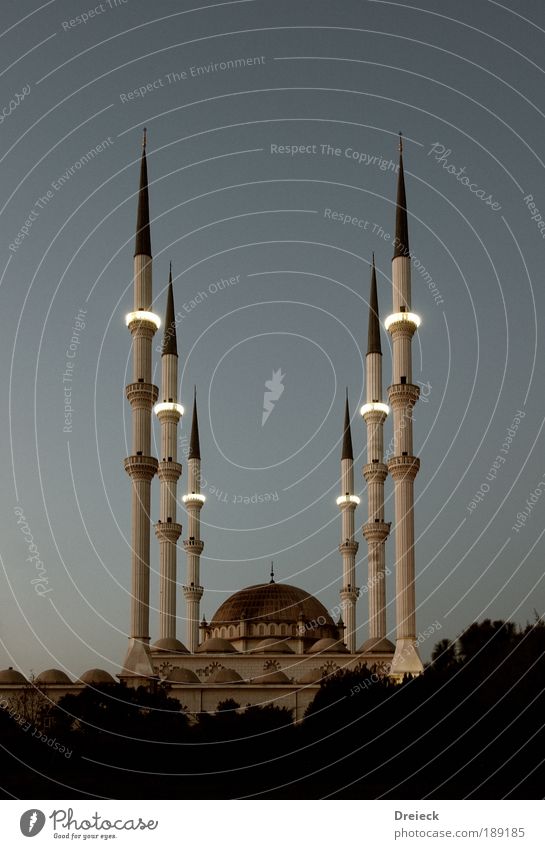 Mersin Mugdat Cami - Moschee Sightseeing Städtereise Kultur Türkei Asien Kleinstadt Hafenstadt Bauwerk Architektur Minarett Mauer Wand Fassade Dach