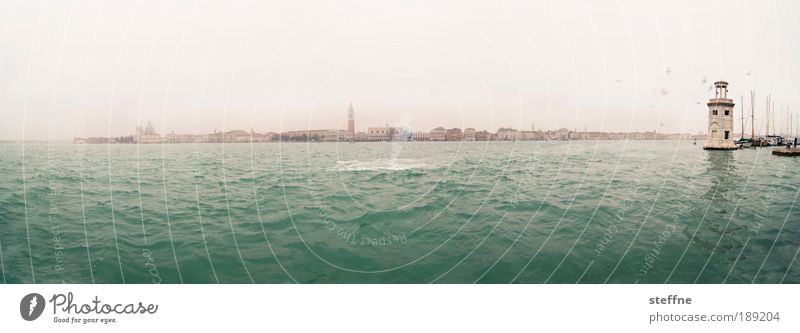 Bacino Wolkenloser Himmel Meer Adria Bacino di San Marco Venedig Italien Sehenswürdigkeit Wahrzeichen Stimmung schön Farbfoto Außenaufnahme Zentralperspektive