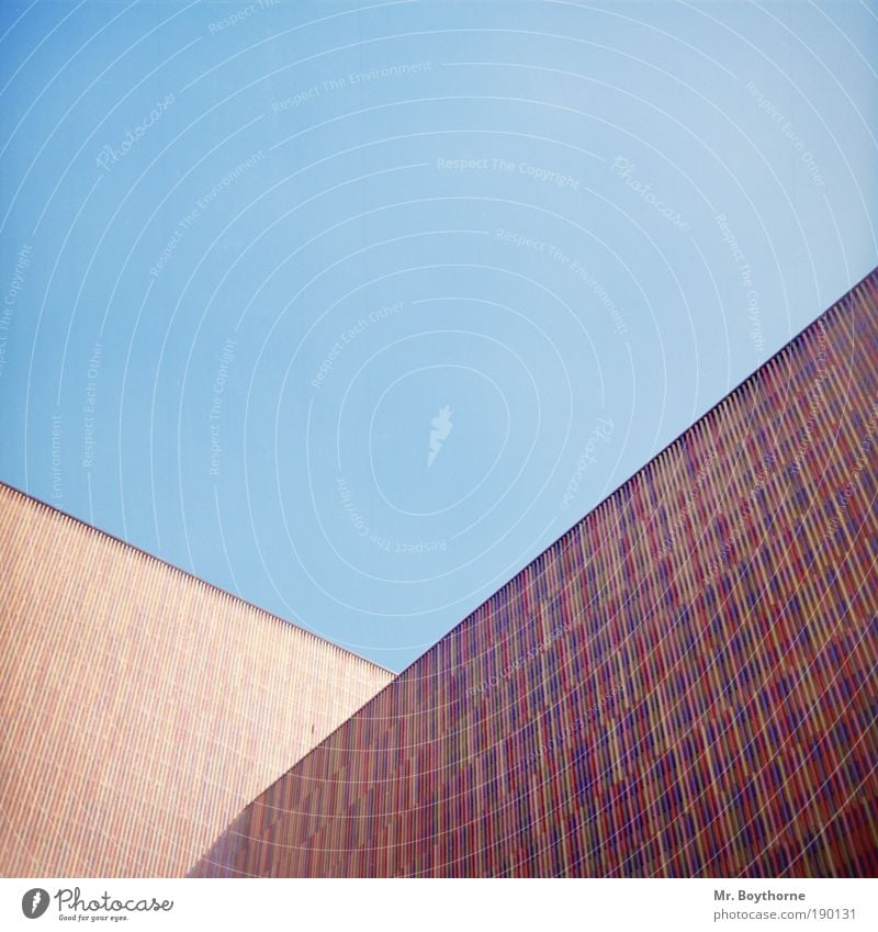Polymorphe Polygone Sightseeing Städtereise Kunst Museum Wolkenloser Himmel Schönes Wetter München Architektur Mauer Wand Fassade Sehenswürdigkeit