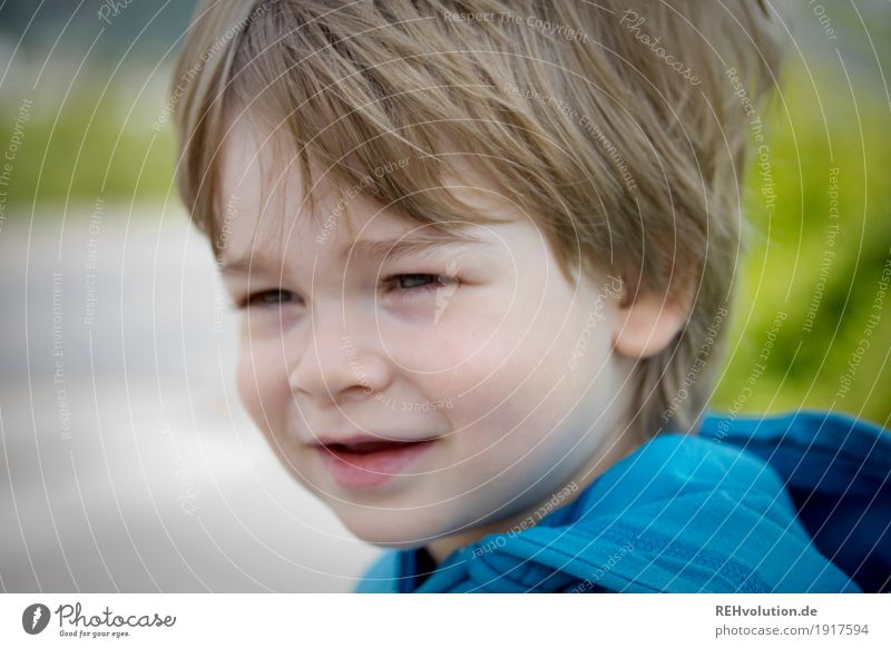 Portrait von einem Kleinkind Mensch Kind Junge Kindheit Gesicht 1 1-3 Jahre Umwelt Freundlichkeit authentisch klein natürlich niedlich Zufriedenheit