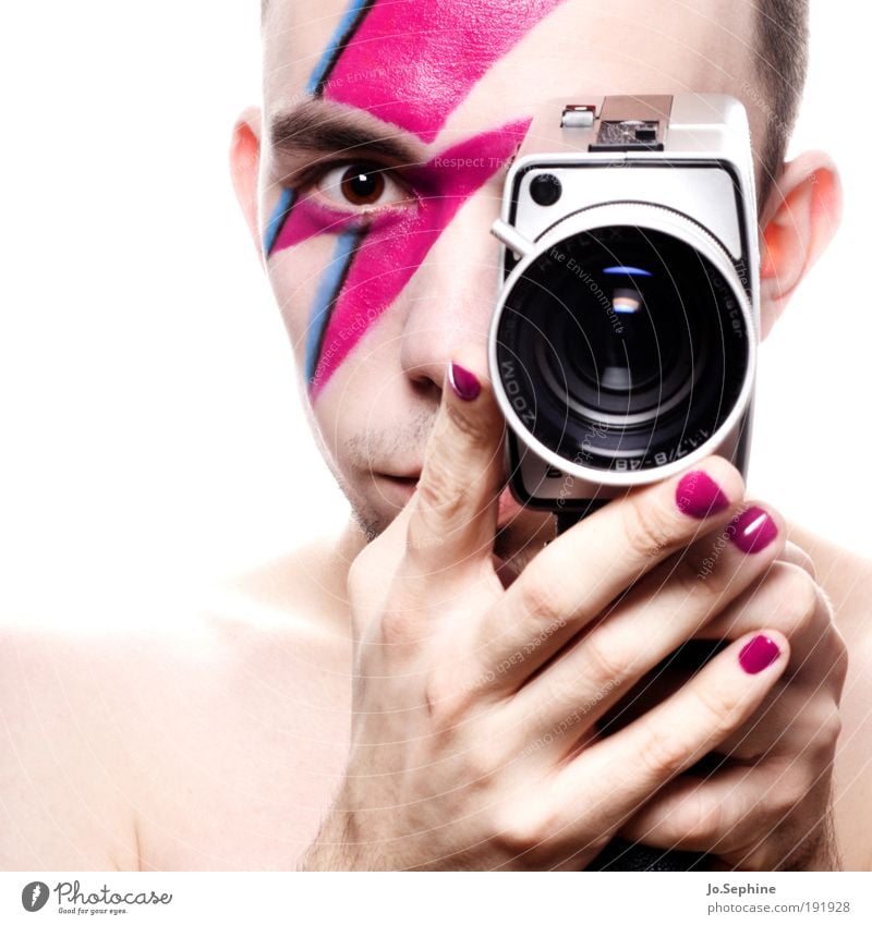 Analogsau! Lifestyle Stil Mensch maskulin Junger Mann Jugendliche 1 18-30 Jahre Erwachsene Künstler rosa Schminke Nagellack Kosmetik Super 8 Videokamera