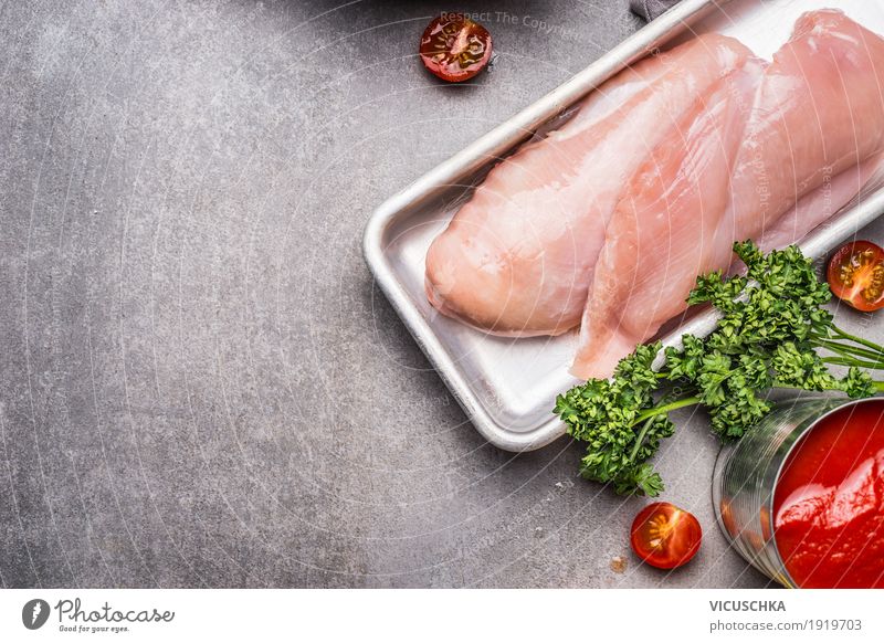 Roher Hähnchenbrustfilet für gesundes Kochen Lebensmittel Fleisch Gemüse Kräuter & Gewürze Ernährung Bioprodukte Diät Geschirr Stil Design Gesundheit