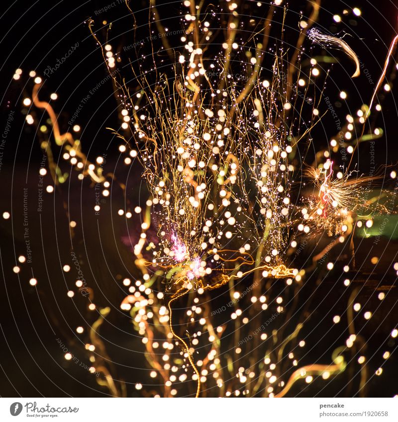 feierlaune | päng! Urelemente Feuer Luft Nachthimmel Stern fantastisch Freude Feuerwerk Jubiläum Feste & Feiern Lichtspiel Farbfoto Außenaufnahme Muster