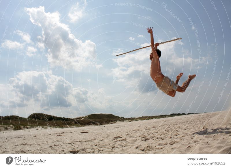 Uwaga Jagd Abenteuer Freiheit Sommer Sonne maskulin Mann Erwachsene 1 Mensch 18-30 Jahre Jugendliche Landschaft Sand Wolken Schönes Wetter Strand Bewegung
