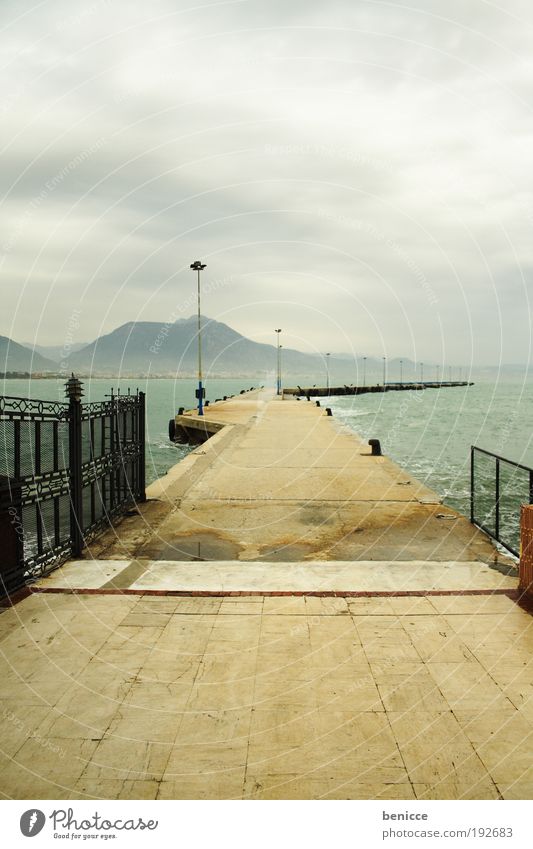 Steg Anlegestelle Gang Meer Wasser Wolken leer Menschenleer Einsamkeit Architektur Türkei Alanya Wege & Pfade Hafen Laterne Natur Konstruktion verlassen