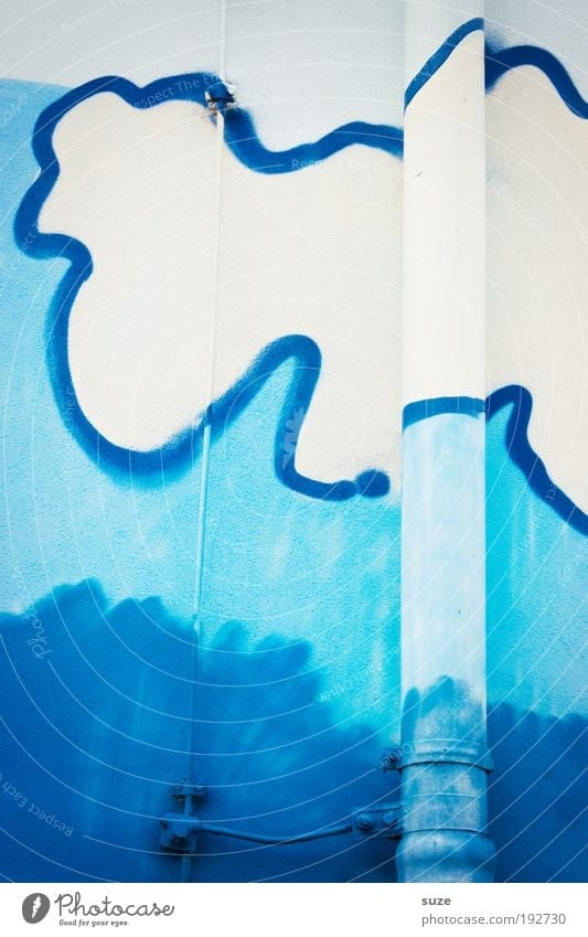 Wasserrutsche Design Freude Himmel Wolken Gebäude Mauer Wand Fassade Zeichen Graffiti authentisch einfach lustig blau weiß Regenrinne Fallrohr bemalt