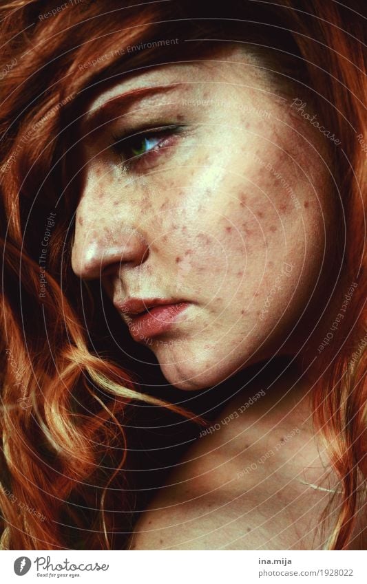 V schön Haare & Frisuren Haut Gesicht Mensch feminin Junge Frau Jugendliche Erwachsene 1 18-30 Jahre 30-45 Jahre rothaarig langhaarig Locken Aggression