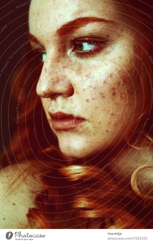 Sommersprossen rote Haare Mensch feminin Junge Frau Jugendliche Erwachsene Leben Haut Haare & Frisuren Gesicht 1 18-30 Jahre 30-45 Jahre rothaarig langhaarig