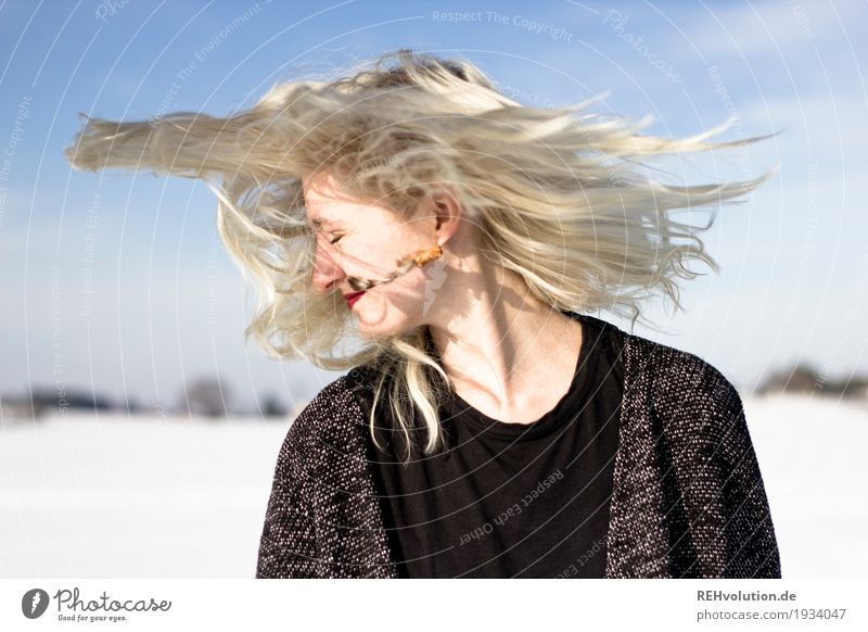 Jule | schüttel Dein Haupthaar Stil Freude Glück Lippenstift Mensch feminin Junge Frau Jugendliche Erwachsene Haare & Frisuren 1 18-30 Jahre Umwelt Natur