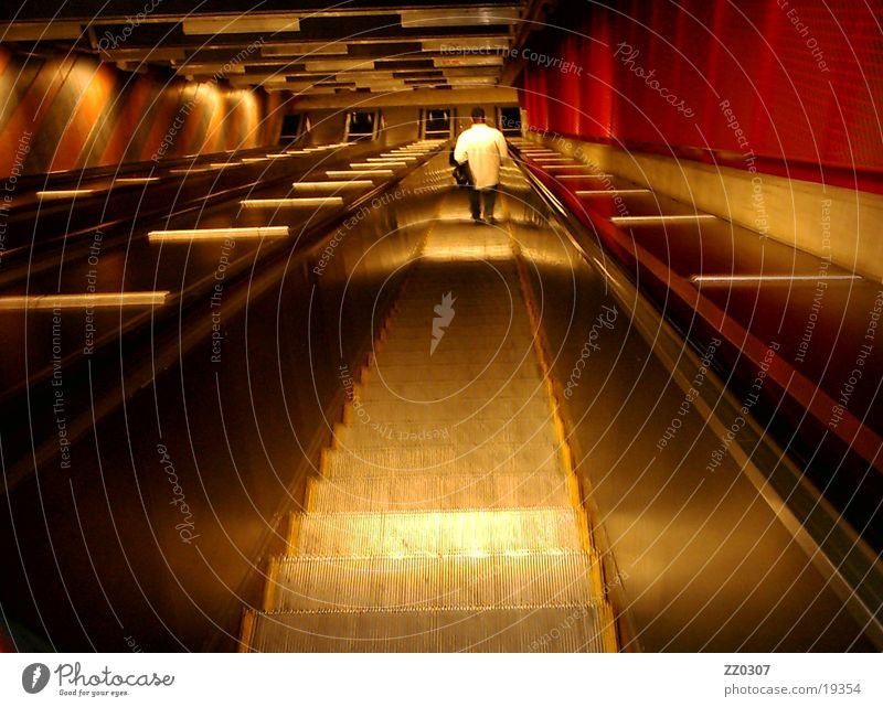 rolltreppe1 Rolltreppe U-Bahn Dinge escalator abwärts
