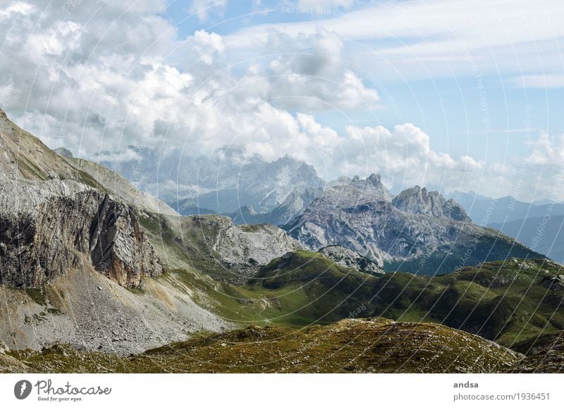 Aussicht aufs Hochgebirge im Sommer bei schönem Wetter Panorama (Aussicht) Landschaft Berge u. Gebirge Felsen Natur wandern Ferne Tourismus Gipfel