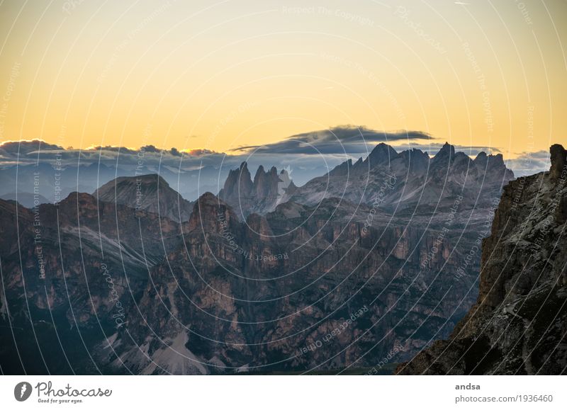 Sonnenaufgang auf 3000m Höhe in den Dolomiten Sonnenuntergang Sonnenaufgang - Morgendämmerung Dämmerung Licht orange Himmel Hochgebirge Gebirge Gebirgskette