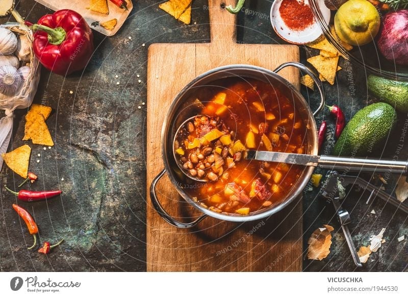Mexikanische Bohnensuppe im Kochtopf Lebensmittel Gemüse Suppe Eintopf Ernährung Mittagessen Abendessen Bioprodukte Vegetarische Ernährung Diät Geschirr Topf