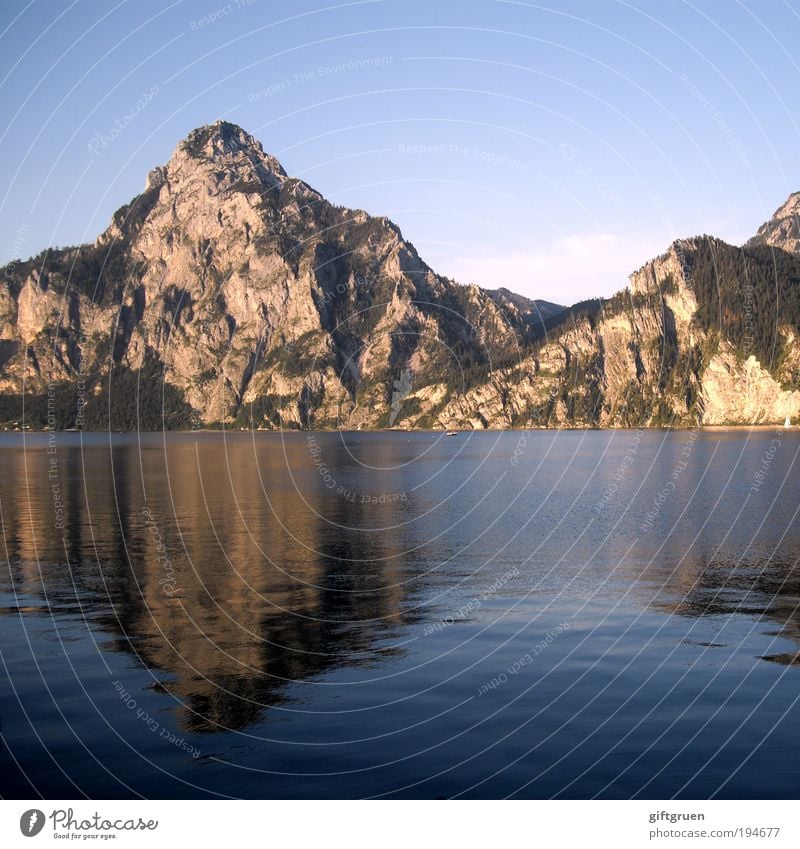 überdimensioniertes pfützenbild Umwelt Natur Landschaft Wasser Himmel Sommer Felsen Berge u. Gebirge Gipfel Seeufer Gewässer Österreich