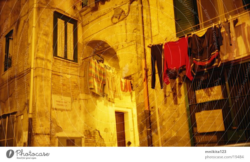 Absolut Italy Italien Wäsche Fenster Wand Nacht Europa