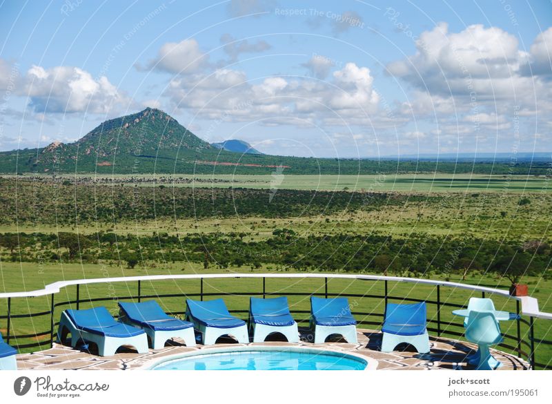 safari lodge (sun) lounger elegant Design Wohlgefühl Ferne Safari Landschaft Wolken Horizont Wärme Hügel Berge u. Gebirge Savanne Afrika Loge Geländer exotisch
