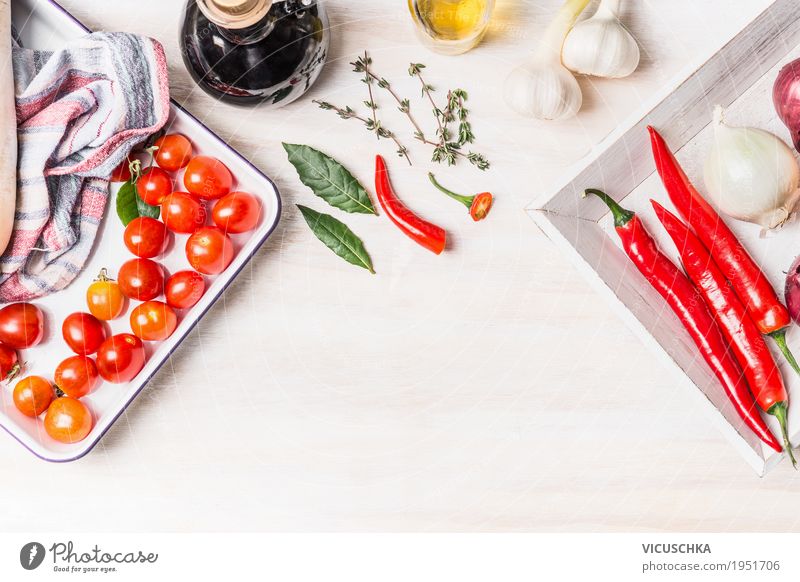 Würzige Küche Lebensmittel Gemüse Kräuter & Gewürze Öl Ernährung Bioprodukte Vegetarische Ernährung Diät Geschirr Stil Design Gesundheit Gesunde Ernährung Tisch