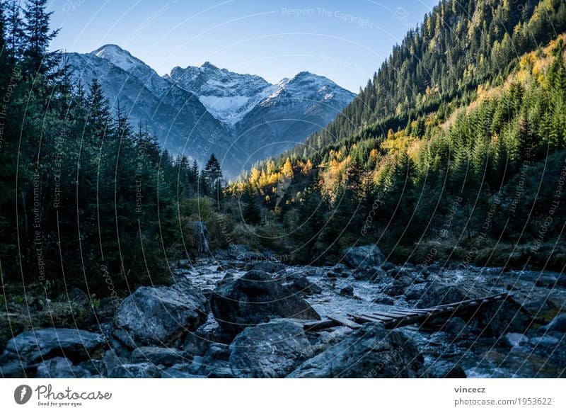 Into the Hills Ausflug Berge u. Gebirge wandern Umwelt Natur Landschaft Herbst Schönes Wetter Alpen Flussufer Ferien & Urlaub & Reisen gigantisch groß