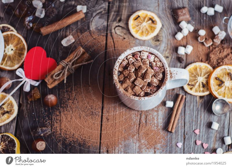 Kakao mit Marshmallows trinken Frucht Dessert Süßwaren Kräuter & Gewürze Getränk Heißgetränk Tasse Tisch Sieb Holz Herz Essen genießen heiß lecker natürlich