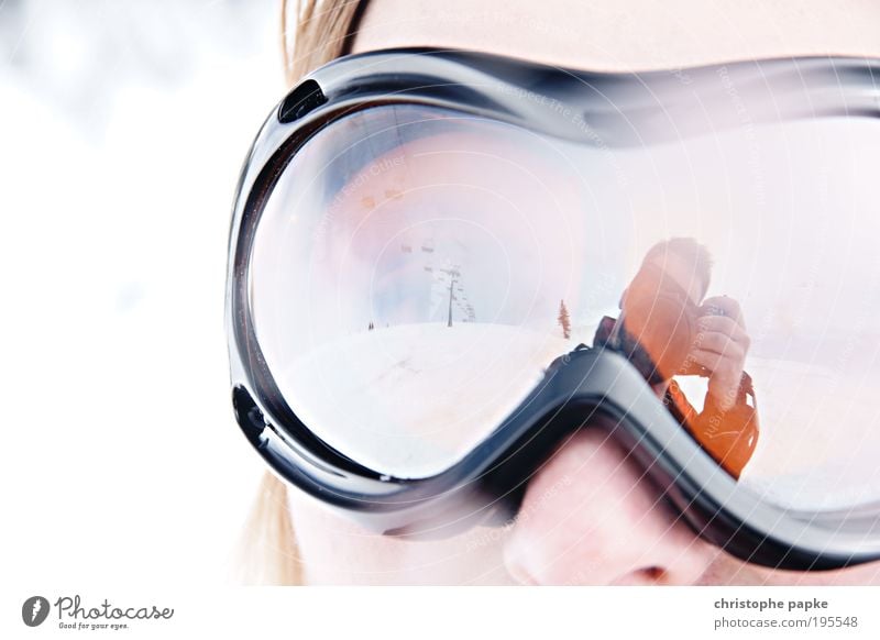 Snow Goggles Winter Winterurlaub Berge u. Gebirge Skipiste Junge Frau Jugendliche Schnee Brixental Österreich Skilift Sport sportlich Freizeit & Hobby