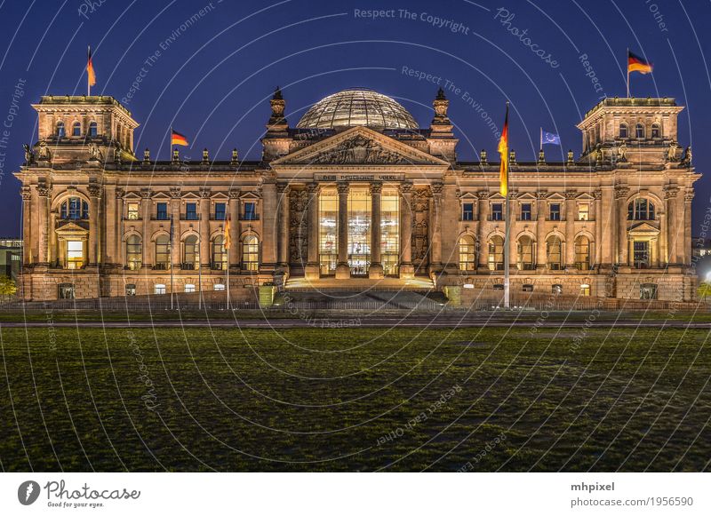 Reichstag Berlin Ferien & Urlaub & Reisen Tourismus Ausflug Politik & Staat Nachthimmel Deutschland Hauptstadt Palast Bauwerk Sehenswürdigkeit