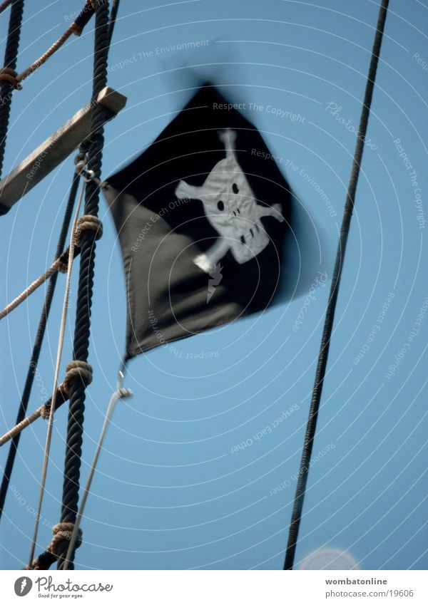 Jolly Roger Pirat Fahne Wasserfahrzeug obskur Schädel Wind