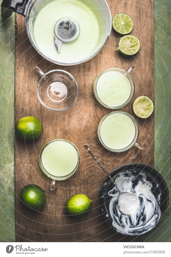 Limette Joghurt machen Lebensmittel Milcherzeugnisse Frucht Dessert Ernährung Bioprodukte Vegetarische Ernährung Diät Geschirr Stil Design Gesundheit