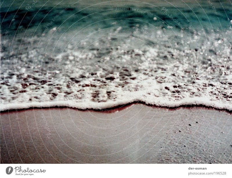welle Wasser Schönes Wetter Wellen Küste Strand Meer Mittelmeer atmen beobachten berühren Bewegung Denken Duft entdecken Erholung genießen hängen hocken hören