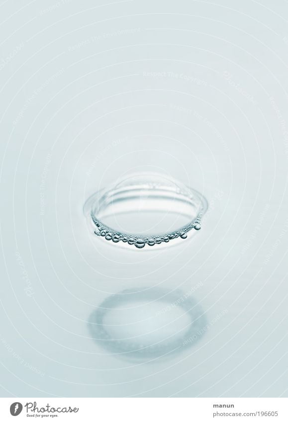 UFO Erfrischungsgetränk Trinkwasser Körperpflege Wellness Wohlgefühl Sinnesorgane Erholung ruhig Kur Spa Umwelt Wasser Wassertropfen Luftblase Coolness hell