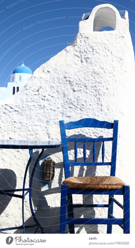 einen Ouzo, bitte Ferien & Urlaub & Reisen Stuhl Tisch Gastronomie Restaurant Taverne Meer Mittelmeer Ägäis Insel Kykladen Santorin Pyrgos Griechenland Dorf
