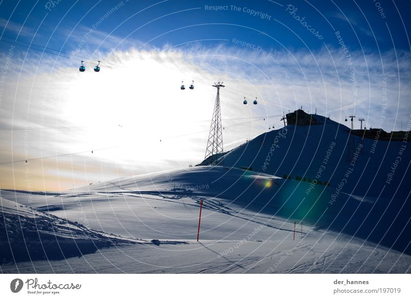 perlenkette Umwelt Winter Schnee Alpen kalt schön Sehnsucht Davos Farbfoto mehrfarbig Außenaufnahme Experiment Menschenleer Licht Kontrast Silhouette