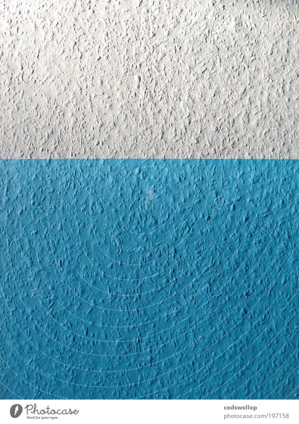 how to disguise woodchip wallpaper Mauer Wand Holz kalt blau weiß Raufasertapete minimalistisch Strukturen & Formen Tapete Renovieren frisch Farbfoto
