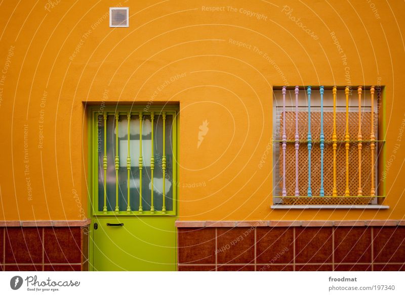 farbraum Haus Mauer Wand Fassade Fenster Tür trendy einzigartig mehrfarbig grün minimalistisch Orange Farbfoto Außenaufnahme abstrakt Muster Strukturen & Formen