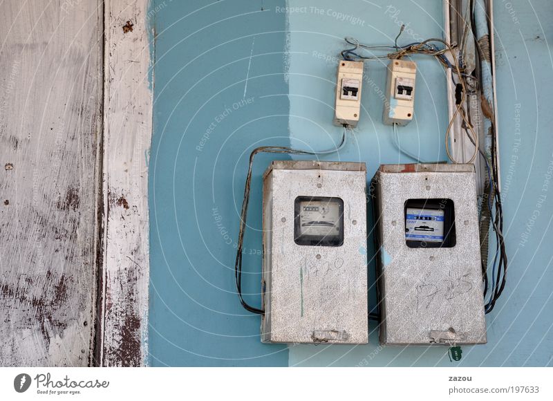 Energiezentrale Ferien & Urlaub & Reisen Energiewirtschaft Messinstrument Technik & Technologie High-Tech Energiekrise Kuba Dorf Haus Fassade Armut skurril
