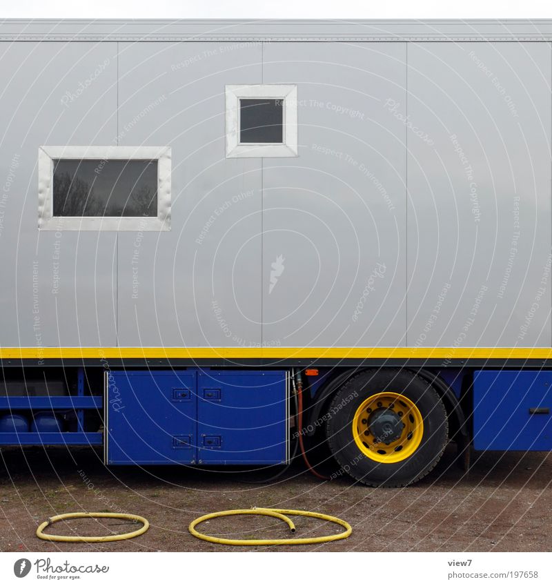 mobile Wohnung Verkehr Verkehrsmittel Lastwagen Wohnmobil Reisebus Metall Zeichen Linie Streifen ästhetisch authentisch dünn eckig elegant gut einzigartig