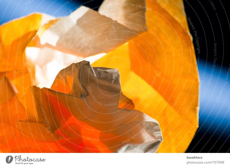 Altpapier Lebensmittel Ernährung Papier Verpackung genießen Papiermüll Farbfoto mehrfarbig Innenaufnahme abstrakt Strukturen & Formen Licht Schatten Sonnenlicht