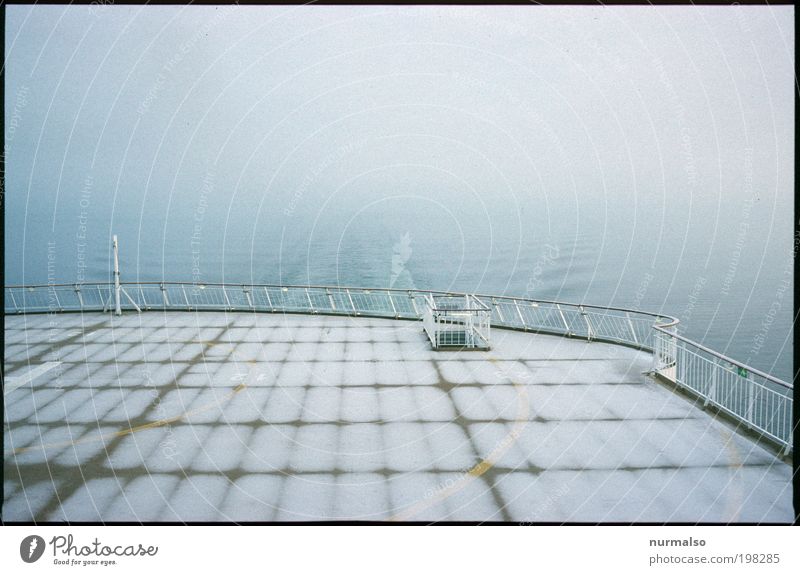 Frost auf dem Deck Sportstätten Güterverkehr & Logistik Kunst Umwelt Landschaft Klima Nebel Eis Meer Schifffahrt Kreuzfahrt Passagierschiff Containerschiff