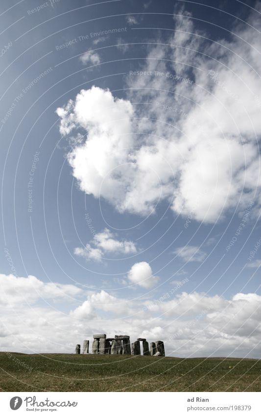 skyline of stonehenge Natur Himmel Wolken Sonnenlicht Schönes Wetter Gras Park Wiese Feld Skyline Menschenleer Platz Tor Observatorium Bauwerk Gebäude