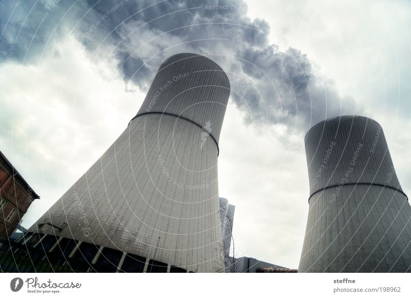 Doppelauspuff Energiewirtschaft Kohlekraftwerk Energiekrise Industrie Stress Abgas Schornstein Heizkraftwerk Kühlturm Umweltverschmutzung neue technologien