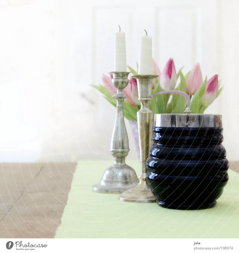 gute stube Dose Dekoration & Verzierung Kerze Blumenstrauß Kitsch Krimskrams Tisch Kerzenständer Holz ästhetisch elegant Freundlichkeit glänzend hell grün rosa