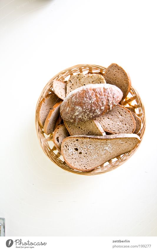 Schimmliges Brot ist selten von Vorteil. Müll Biomüll Brotkorb Ernährung Gift Appetit & Hunger Scheibe Schimmelpilze verdorben Lebensmittel Küche Backwaren