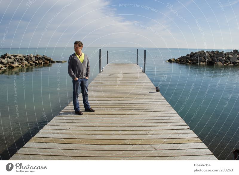 Der Weg zum Horizont maskulin Mann Erwachsene 1 Mensch 18-30 Jahre Jugendliche Wasser Küste Seeufer warten Unendlichkeit Romantik schön Toronto Steg Stein